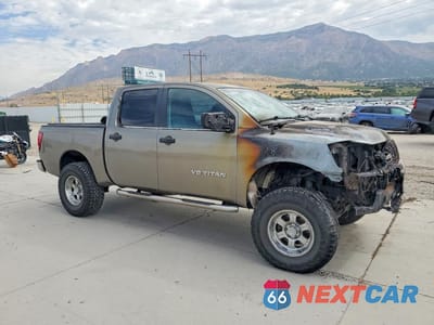 Czwarte zdjęcie samochodu z boku: 2006 NISSAN TITAN XE VIN:1N6AA07B76N512405 - miniatura