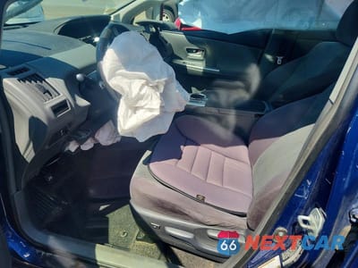 Zdjęcie 7 z 12 samochodu: 2012 TOYOTA PRIUS V THREE VIN:JTDZN3EU1C3139045 - miniatura