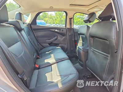 Zdjęcie 10 z 12 samochodu: 2018 FORD FOCUS TITANIUM VIN:1FADP3J22JL283960 - miniatura