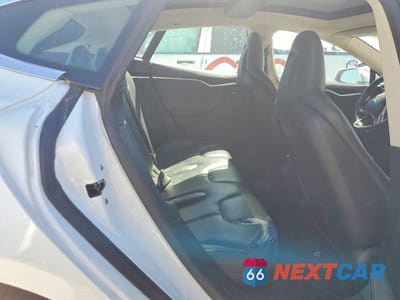 Zdjęcie 10 z 12 samochodu: 2014 TESLA MODEL S VIN:5YJSA1H16EFP35003 - miniatura