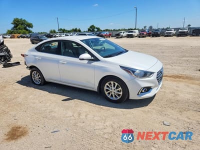 Czwarte zdjęcie samochodu z boku: 2021 HYUNDAI ACCENT SEL VIN:3KPC24A63ME134998 - miniatura