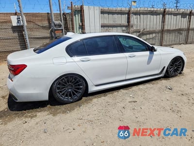 Trzecie zdjęcie samochodu z tyłu: 2016 BMW 750 XI VIN:WBA7F2C57GG417114 - miniatura