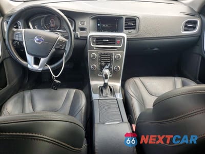 Zdjęcie 8 z 12 samochodu: 2016 VOLVO V60 CROSS COUNTRY PREMIER VIN:YV4612HK4G1018852 - miniatura