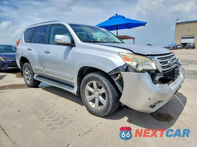 Czwarte zdjęcie samochodu z boku: 2012 LEXUS GX 460 PREMIUM VIN:JTJJM7FX5C5044960 - miniatura