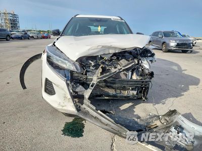 Piąte zdjęcie samochodu w środku: 2024 NISSAN KICKS SR VIN:3N1CP5DV1RL527558 - miniatura
