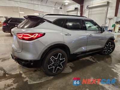 Trzecie zdjęcie samochodu z tyłu: 2023 CHEVROLET BLAZER RS VIN:3GNKBKRS7PS190649 - miniatura