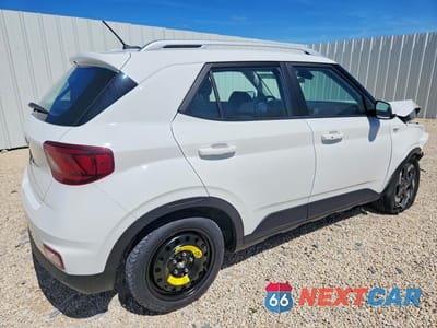 Trzecie zdjęcie samochodu z tyłu: 2026 HYUNDAI VENUE SEL VIN:KMHRC8A30TU429847 - miniatura