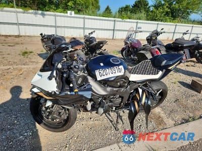 Trzecie zdjęcie samochodu z tyłu: 2026 KAWASAKI ZX636 K VIN:JKBZXJK19TA014434 - miniatura
