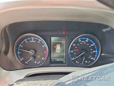 Zdjęcie 9 z 13 samochodu: 2018 TOYOTA RAV4 LE VIN:2T3BFREV1JW738967 - miniatura