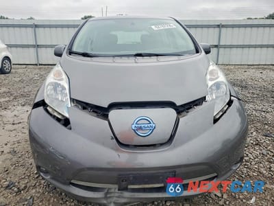 Piąte zdjęcie samochodu w środku: 2017 NISSAN LEAF S VIN:1N4BZ0CP0HC308602 - miniatura