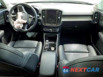 Zdjęcie 8 z 13 samochodu: 2024 VOLVO XC40 ULTIMATE VIN:YV4L12UM8R2379914 - miniatura