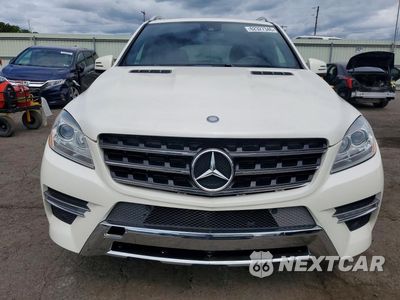 Piąte zdjęcie samochodu w środku: 2014 MERCEDES-BENZ ML 550 4MATIC VIN:4JGDA7DB7EA332064 - miniatura