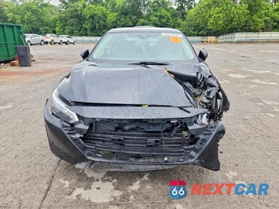 Piąte zdjęcie samochodu w środku: 2025 NISSAN SENTRA SV VIN:3N1AB8CV0SY337266 - miniatura