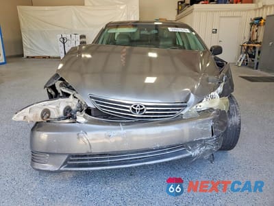 Piąte zdjęcie samochodu w środku: 2003 TOYOTA CAMRY XLE V6 VIN:4T1BF30K83U552834 - miniatura