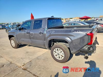 Drugie zdjęcie samochodu z przodu: 2026 TOYOTA TACOMA SR5 VIN:3TMKB5FNXTM061280 - miniatura