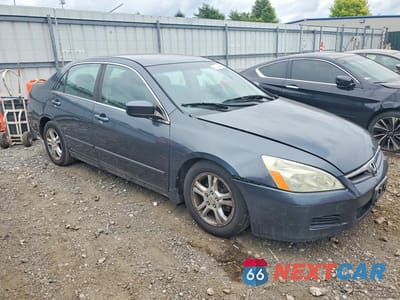 Czwarte zdjęcie samochodu z boku: 2006 HONDA ACCORD SE VIN:1HGCM56326A146680 - miniatura