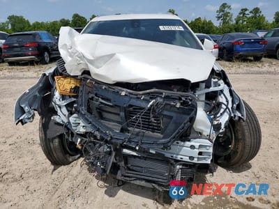 Piąte zdjęcie samochodu w środku: 2025 CADILLAC XT5 LUXURY VIN:1GYKNBR47SZ151857 - miniatura
