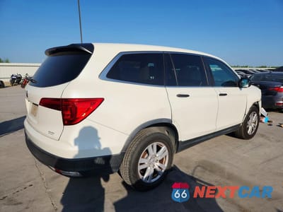 Trzecie zdjęcie samochodu z tyłu: 2018 HONDA PILOT LX VIN:5FNYF5H16JB010773 - miniatura