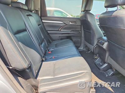 Zdjęcie 11 z 14 samochodu: 2016 TOYOTA HIGHLANDER XLE VIN:5TDKKRFH7GS506601 - miniatura