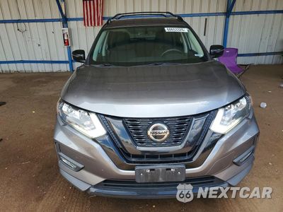 Piąte zdjęcie samochodu w środku: 2018 NISSAN ROGUE SV VIN:5N1AT2MV8JC748231 - miniatura