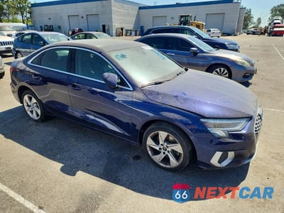 Czwarte zdjęcie samochodu z boku: 2023 AUDI A3 PREMIUM VIN:WAUAUDGY0PA042004 - miniatura