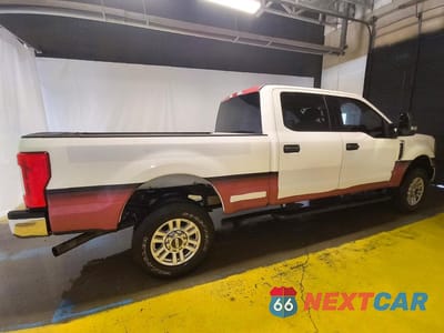 Trzecie zdjęcie samochodu z tyłu: 2019 FORD F250 SUPER DUTY VIN:1FT7W2B64KEC86077 - miniatura