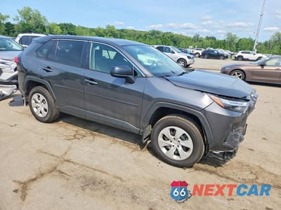Czwarte zdjęcie samochodu z boku: 2023 TOYOTA RAV4 LE VIN:2T3H1RFV4PW240942 - miniatura