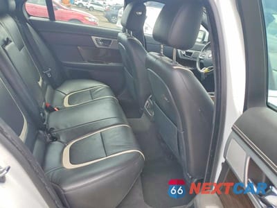 Zdjęcie 10 z 12 samochodu: 2015 JAGUAR XF 3.0 SPORT VIN:SAJWA0F78F8U53919 - miniatura