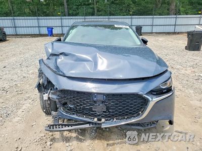 Piąte zdjęcie samochodu w środku: 2024 MAZDA 3 PREFERRED VIN:3MZBPBCM3RM434757 - miniatura