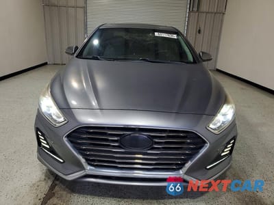 Piąte zdjęcie samochodu w środku: 2018 HYUNDAI SONATA LIMITED VIN:5NPE34AF3JH656673 - miniatura