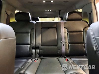 Zdjęcie 10 z 13 samochodu: 2017 CHEVROLET SUBURBAN K1500 LT VIN:1GNSKHKC8HR111287 - miniatura