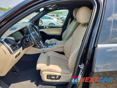 Zdjęcie 7 z 13 samochodu: 2019 BMW X5 XDRIVE40I VIN:5UXCR6C57KLL13687 - miniatura