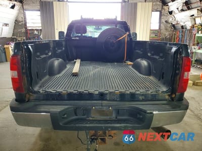 Zdjęcie 6 z 12 samochodu: 2011 CHEVROLET SILVERADO K3500 LT VIN:1GC3K0C88BF127183 - miniatura