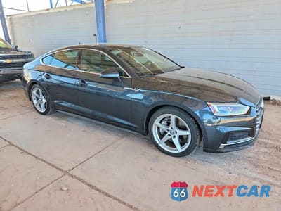 Czwarte zdjęcie samochodu z boku: 2019 AUDI A5 PREMIUM PLUS S-LINE VIN:WAUENCF59KA024173 - miniatura