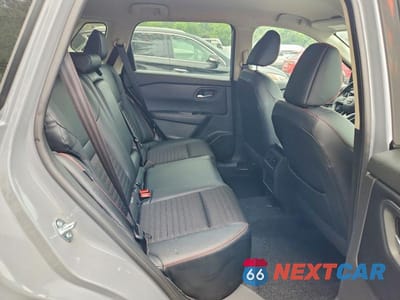 Zdjęcie 10 z 12 samochodu: 2025 NISSAN ROGUE ROCK CREEK VIN:5N1BT3BB3SC798605 - miniatura