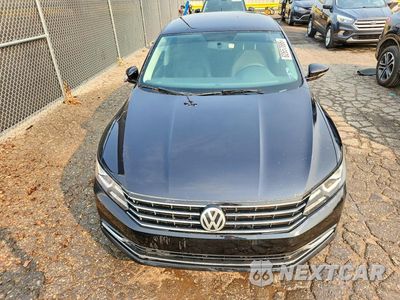 Piąte zdjęcie samochodu w środku: 2017 VOLKSWAGEN PASSAT S VIN:1VWAT7A30HC042723 - miniatura