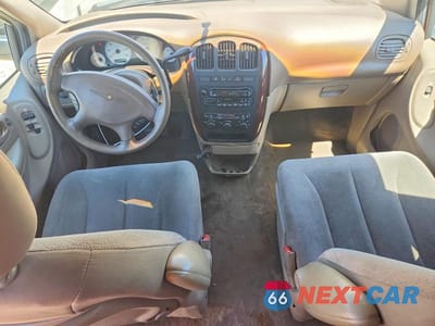 Zdjęcie 8 z 13 samochodu: 2001 CHRYSLER TOWN & COUNTRY LX VIN:2C4GP44301R253039 - miniatura