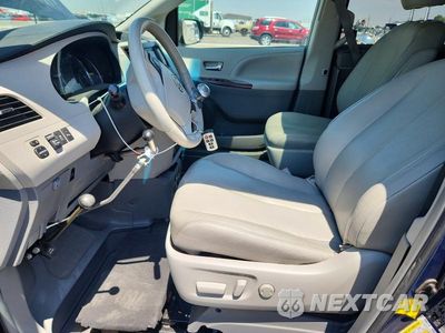 Zdjęcie 7 z 13 samochodu: 2012 TOYOTA SIENNA XLE 8-PASSENGER VIN:5TDYK3DC6CS240187 - miniatura