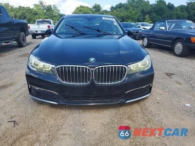Piąte zdjęcie samochodu w środku: 2017 BMW 740 I VIN:WBA7E2C55HG740100 - miniatura