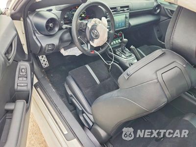 Zdjęcie 8 z 12 samochodu: 2025 TOYOTA GR86 PREMIUM VIN:JF1ZNBE13S8758379 - miniatura