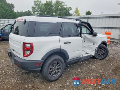 Trzecie zdjęcie samochodu z tyłu: 2021 FORD BRONCO SPORT BIG BEND VIN:3FMCR9B68MRA53829 - miniatura