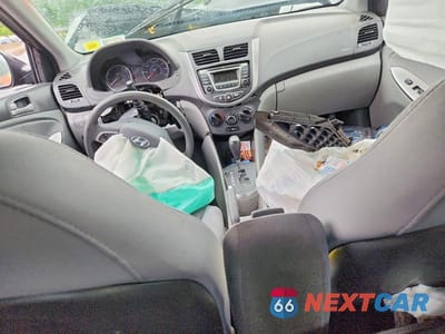 Zdjęcie 8 z 12 samochodu: 2017 HYUNDAI ACCENT VALUE EDITION VIN:KMHCT4AE0HU355403 - miniatura