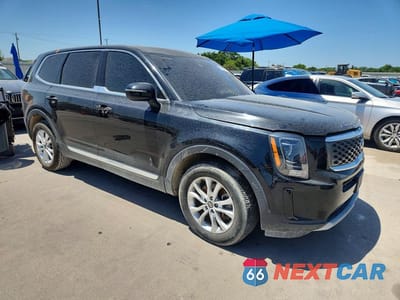 Czwarte zdjęcie samochodu z boku: 2020 KIA TELLURIDE LX VIN:5XYP24HC7LG009663 - miniatura