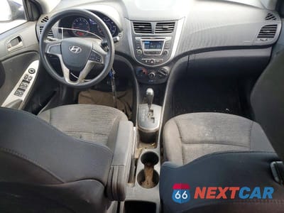 Zdjęcie 8 z 13 samochodu: 2017 HYUNDAI ACCENT SE VIN:KMHCT5AE2HU313031 - miniatura