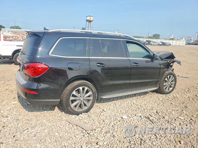 Trzecie zdjęcie samochodu z tyłu: 2015 MERCEDES-BENZ GL 450 4MATIC VIN:4JGDF6EE8FA496963 - miniatura