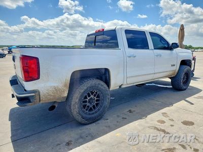 Trzecie zdjęcie samochodu z tyłu: 2018 CHEVROLET SILVERADO C1500 LTZ VIN:3GCPCSEC0JG392625 - miniatura