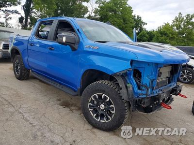 Czwarte zdjęcie samochodu z boku: 2025 CHEVROLET SILVERADO K1500 ZR2 VIN:3GCUKHE8XSG277777 - miniatura