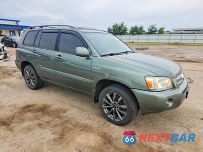 Czwarte zdjęcie samochodu z boku: 2007 TOYOTA HIGHLANDER HYBRID VIN:JTEEW21A470045231 - miniatura
