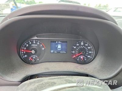 Zdjęcie 17 z 24 samochodu: 2020 KIA SOUL LX VIN:KNDJ23AU7L7719677 - miniatura