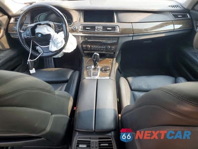 Zdjęcie 8 z 12 samochodu: 2014 BMW 750 LXI VIN:WBAYF8C58ED141810 - miniatura